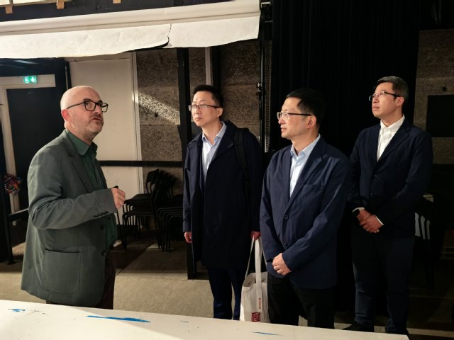 3.在巴黎高等视觉设计学院参观访问.jpg