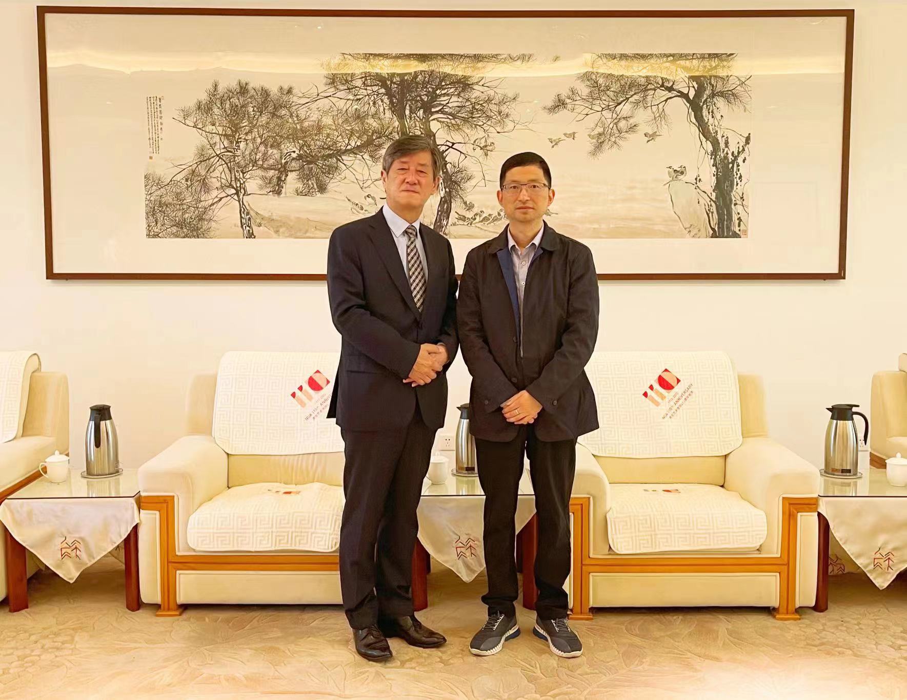 釜山国际电影节主席李庸观访问我校